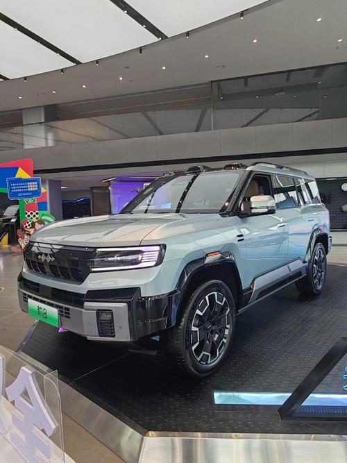 成都126比亚迪方程豹硬派越野的爆款，英菲尼迪35周年与你共成长